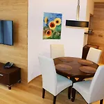 酒店 Privileged Lesna - With Garden Terrace 4*